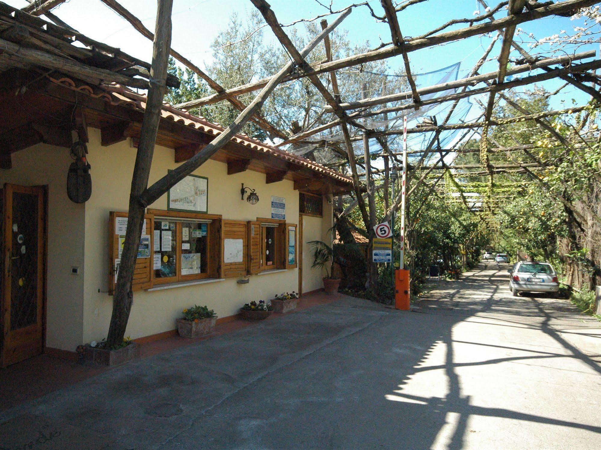 Residence Villaggio Verde Sorrento Exterior foto